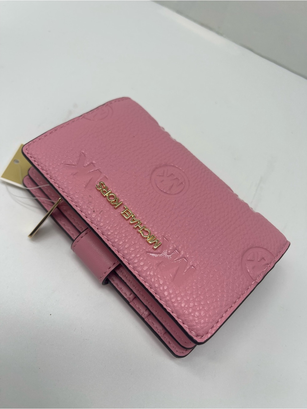 Michael KORS Jet Set Travel Md Zip CN Logo Debossed Bifold Wallet
Carnation 
NWT - Picture 16 of 16